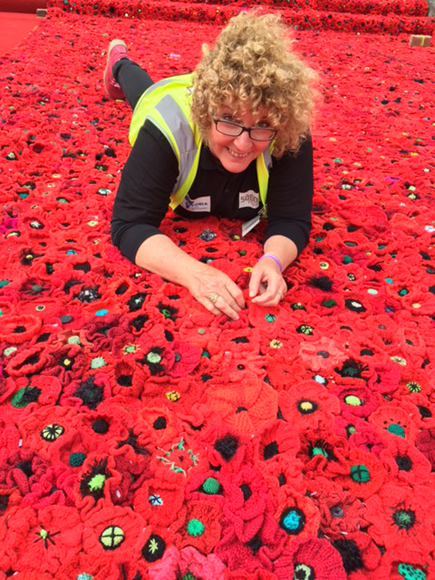 ジョアン アイザック「flower Garden french Poppies」 ジョアン アイザック「flower Garden french Poppies」 版画