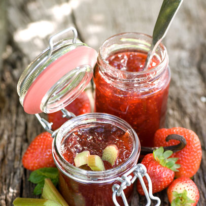 Delicious: Strawberry and rhubarb jam
