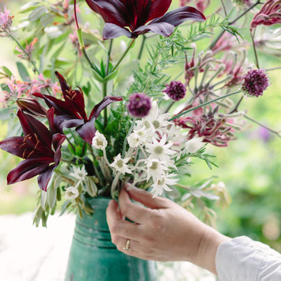 How to: arrange flowers