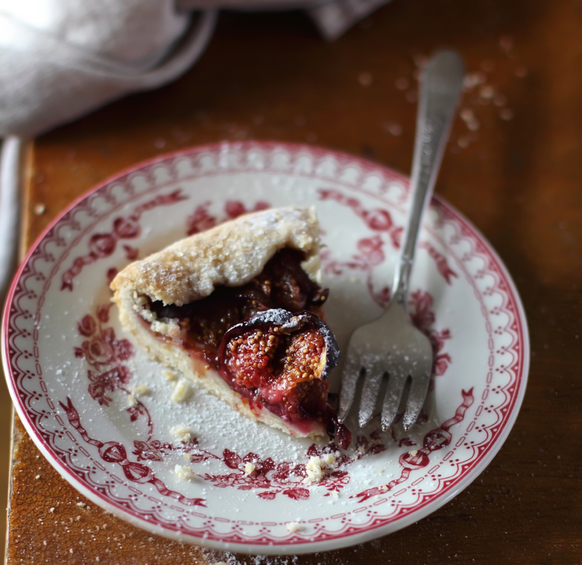 Fig and raspberry crostata